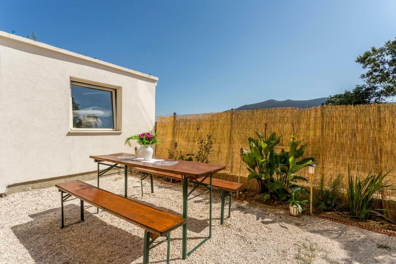Apartamento House Luce With Pool Čisla Exterior foto