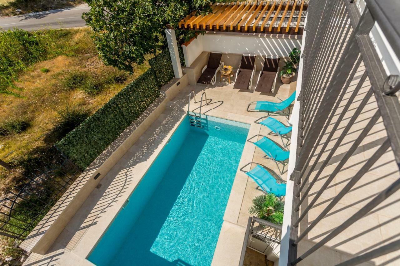 Apartamento House Luce With Pool Čisla Exterior foto