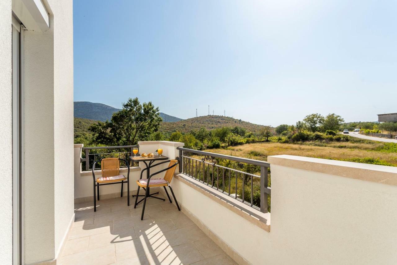 Apartamento House Luce With Pool Čisla Exterior foto