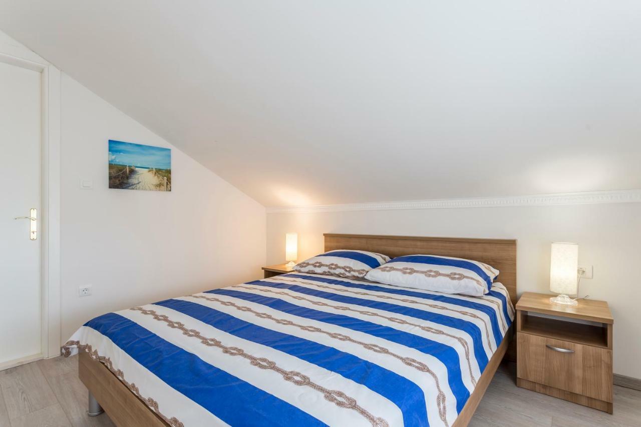 Apartamento House Luce With Pool Čisla Exterior foto