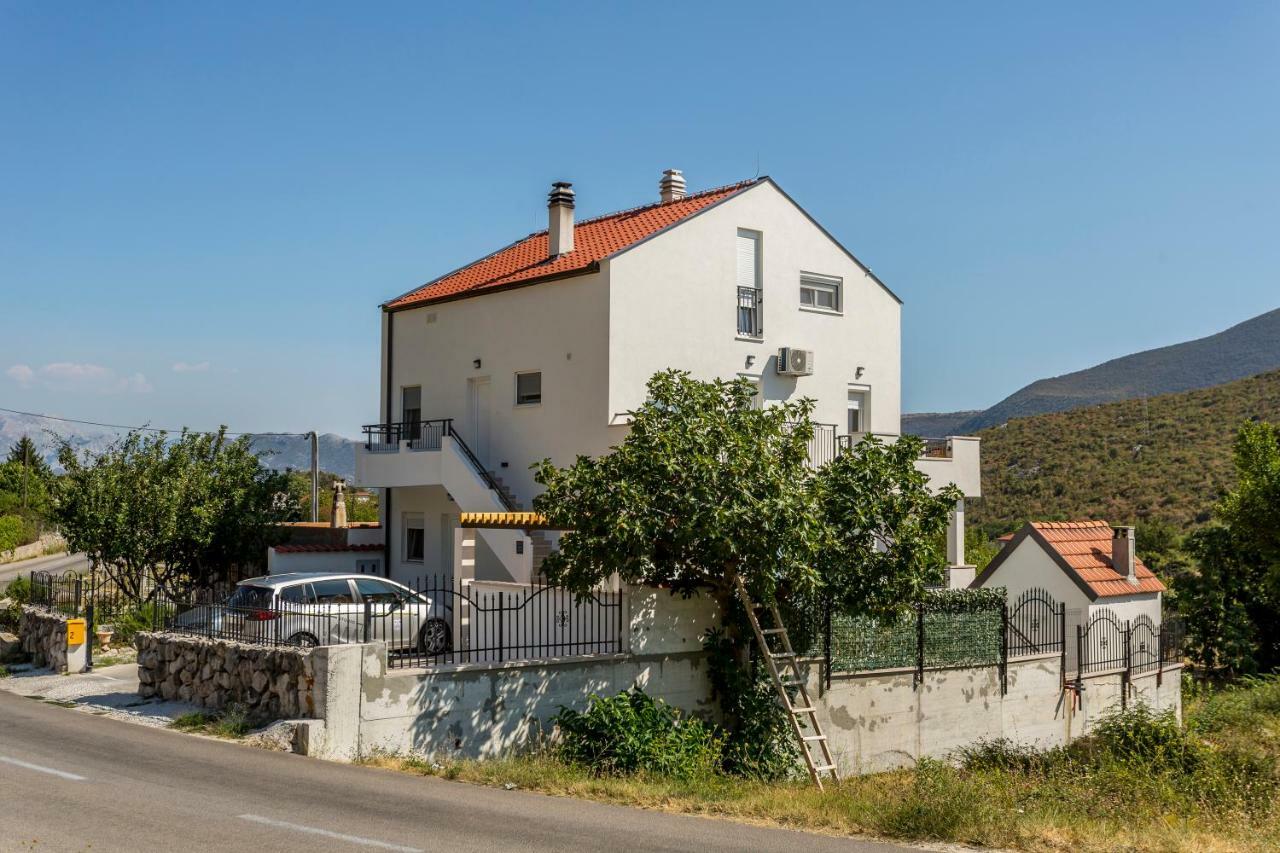 Apartamento House Luce With Pool Čisla Exterior foto