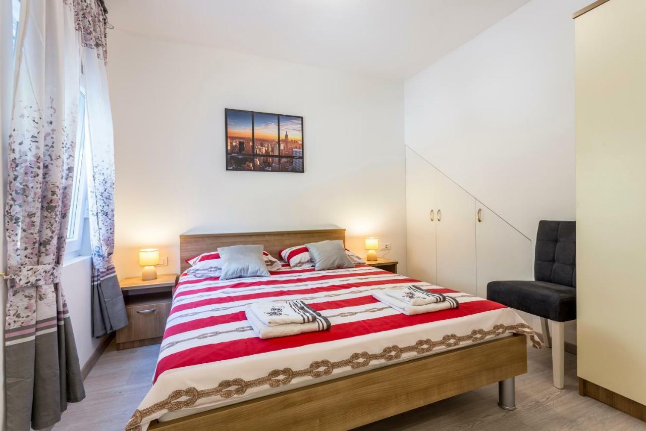 Apartamento House Luce With Pool Čisla Exterior foto